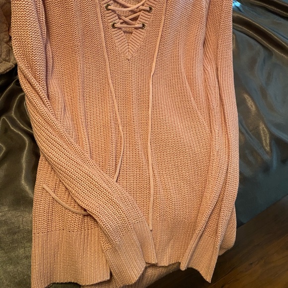 Long sleeve mesh, knit top - Picture 4 of 4